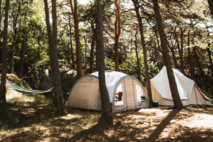 Douches de camping et autres essentiels : comment rester propre en camping
